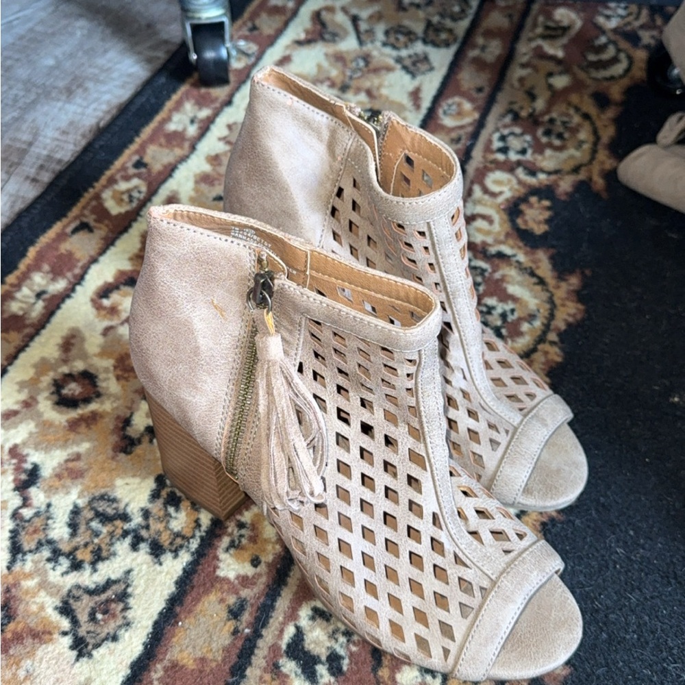 Elegant Beige Cut-Out Heeled Ankle Boots